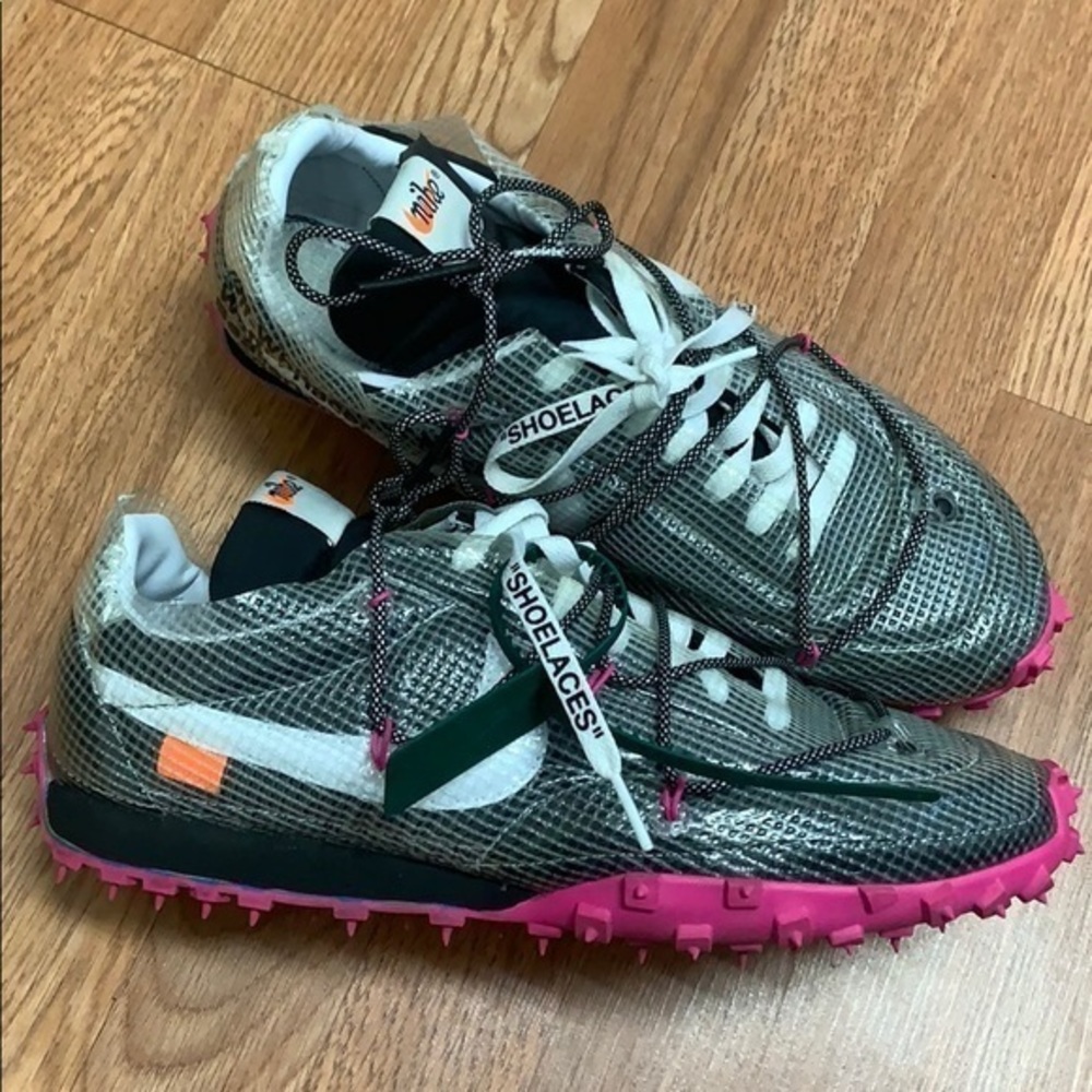 Nike off-white sneaker